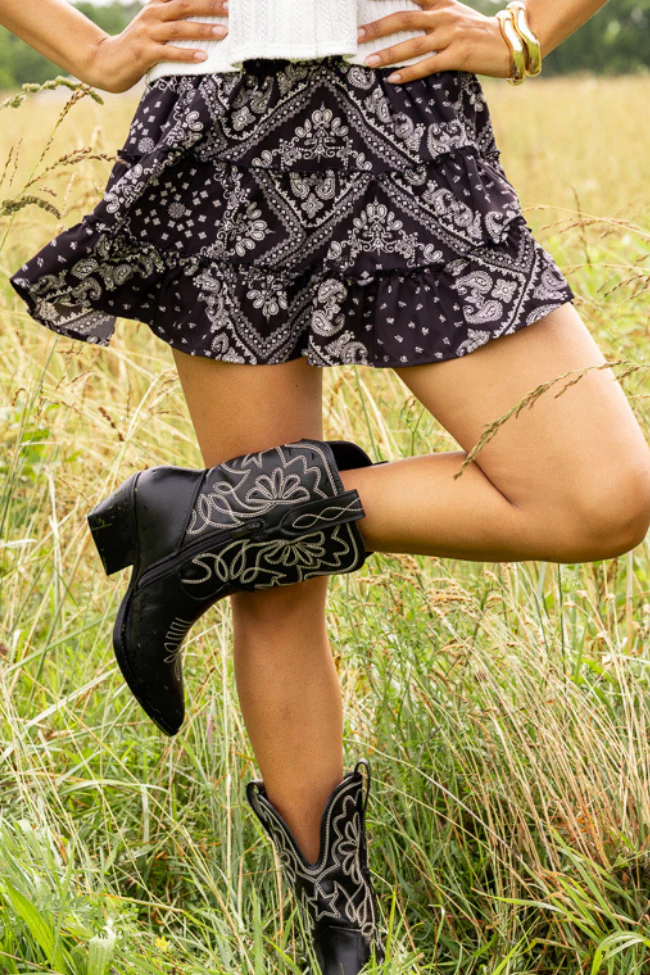 Through the Garden Black Bandana Print Skort - Terpint