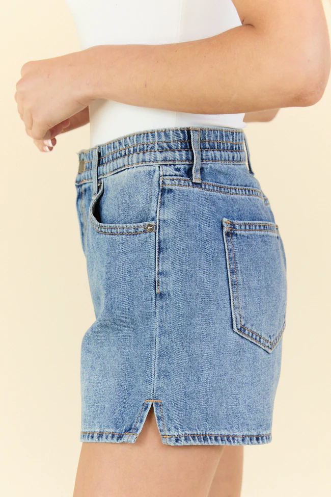 Debbie Medium Wash Elastic Waist Mom Shorts DOORBUSTER - Terpint
