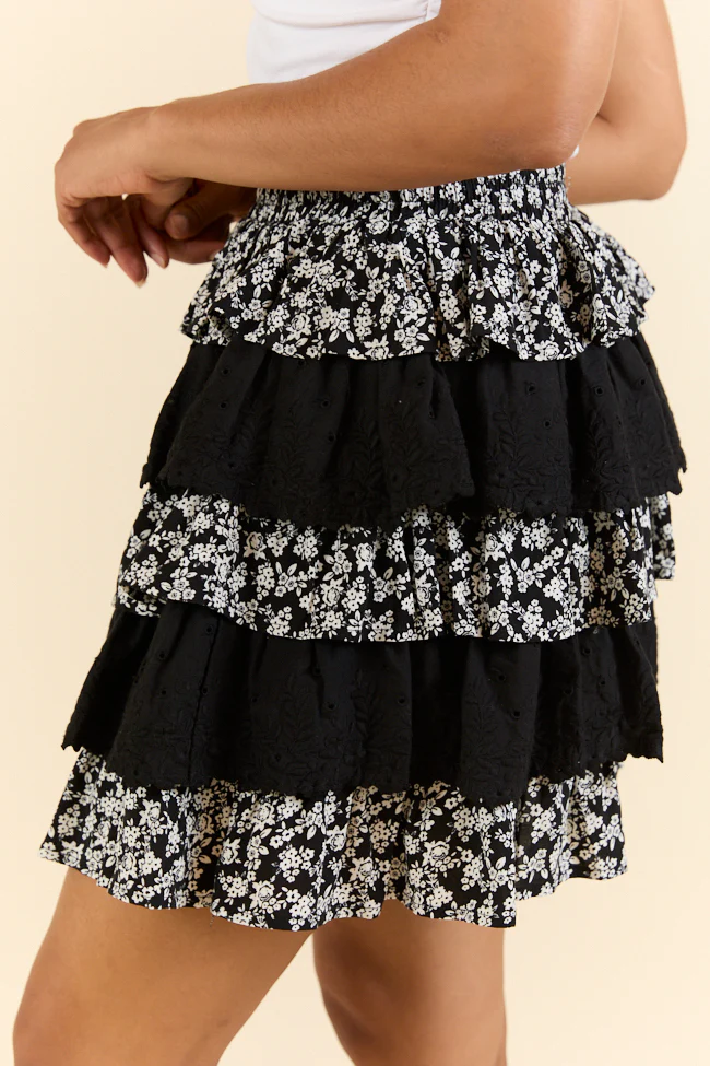 Best Memory Black Floral Tiered Ruffle Skort DOORBUSTER - Terpint