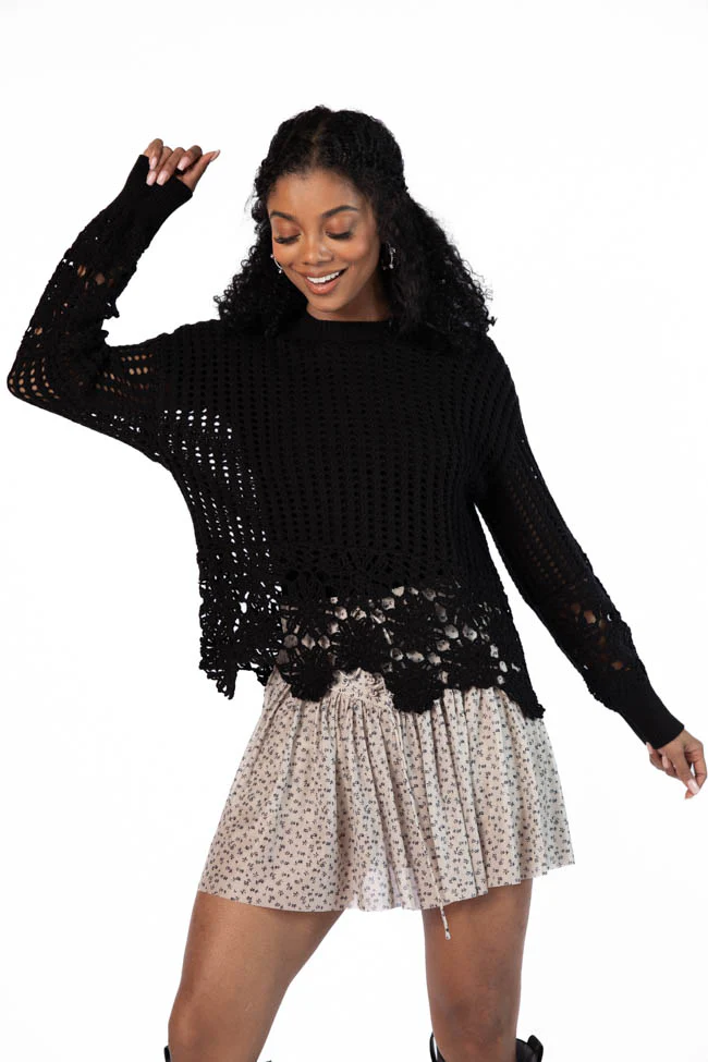 A Little Dramatic Black Flower Trim Crochet Sweater - Terpint
