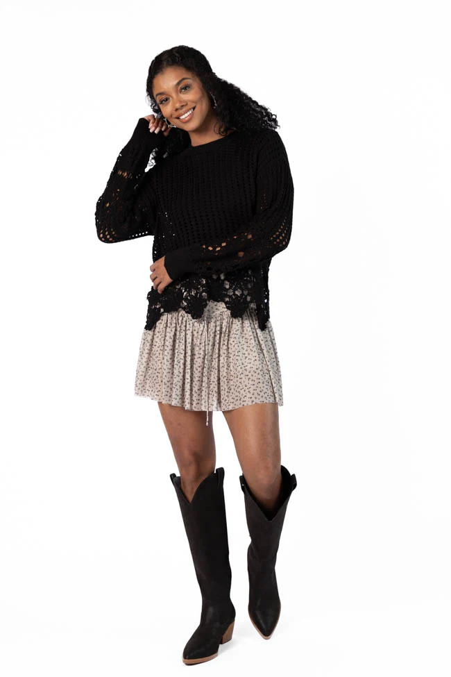 A Little Dramatic Black Flower Trim Crochet Sweater - Terpint