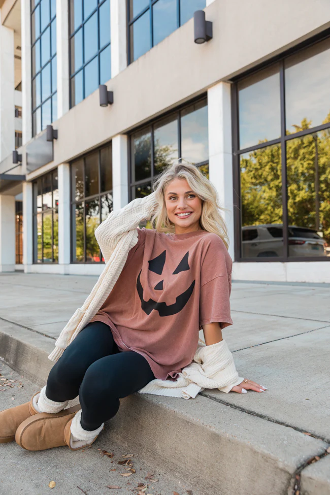 Pumpkin Face Chestnut Oversized Graphic Tee DOORBUSTER - Terpint