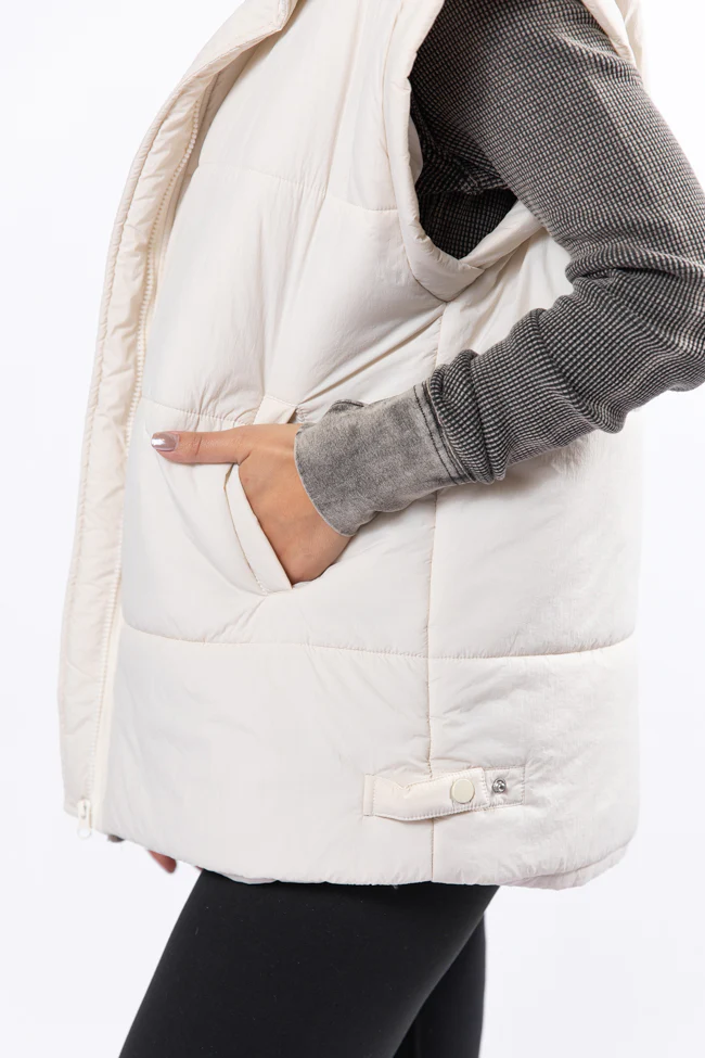 Best Bet Cream Oversized Puffer Vest - Terpint
