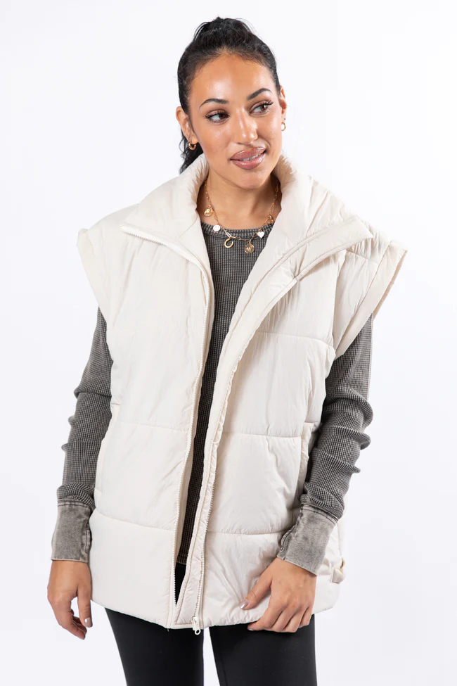 Best Bet Cream Oversized Puffer Vest - Terpint