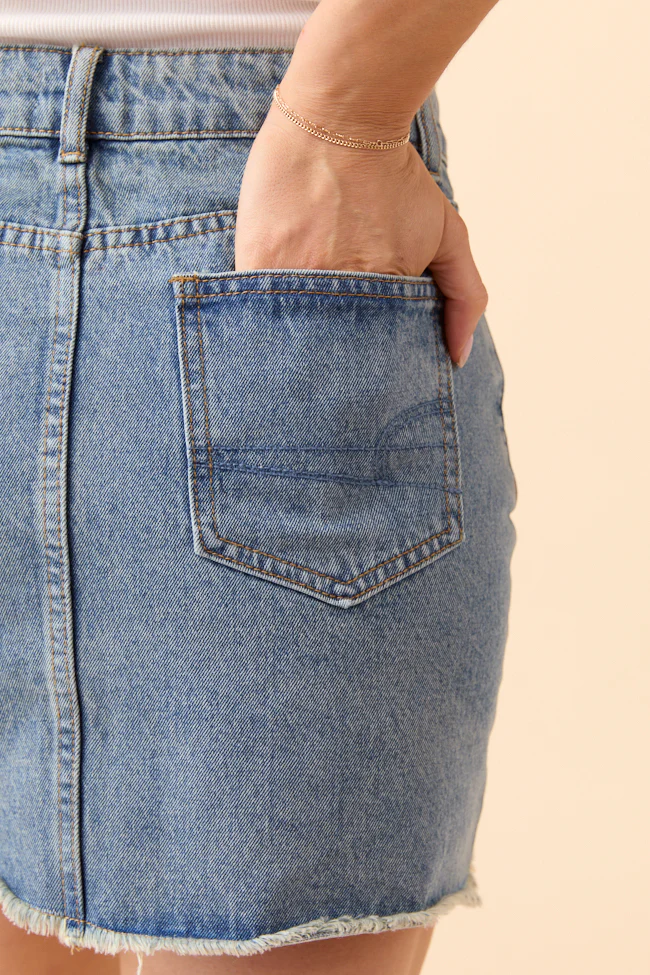 Sarah Frayed Hem Medium Wash Denim Mini Skirt - Terpint