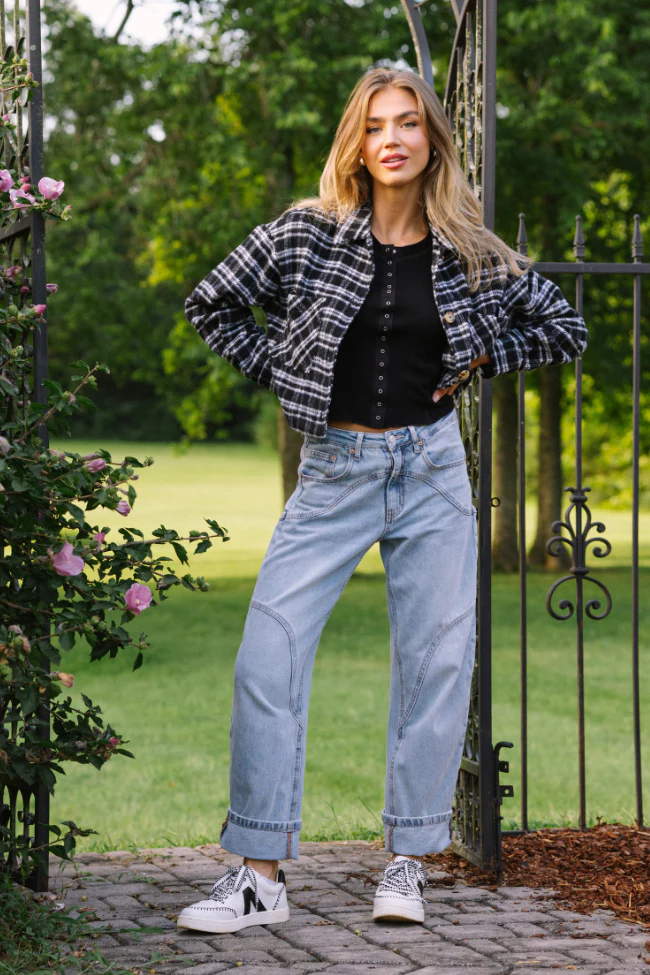 River Light Wash Denim Barrel Leg Jeans - Terpint