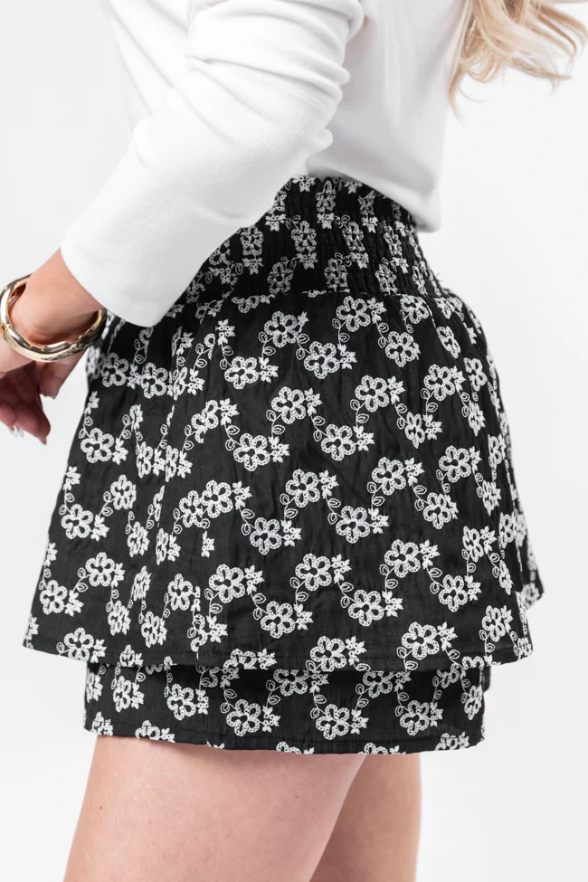 Garden Gathering Black Belted Floral Skort - Terpint