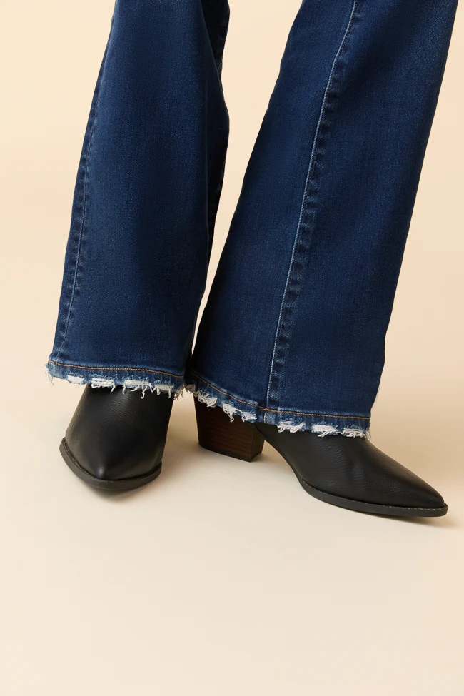 Delaney Dark Wash Relaxed Flare Jeans - Terpint