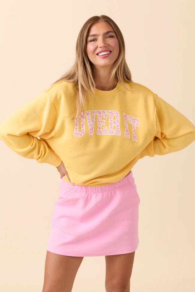 Over It Daisy Print Yellow Raw Hem Fleece Graphic Sweatshirt - Terpint