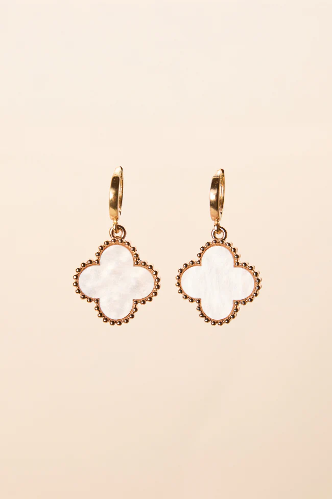 Tilly Clover White Huggie Earrings - Terpint