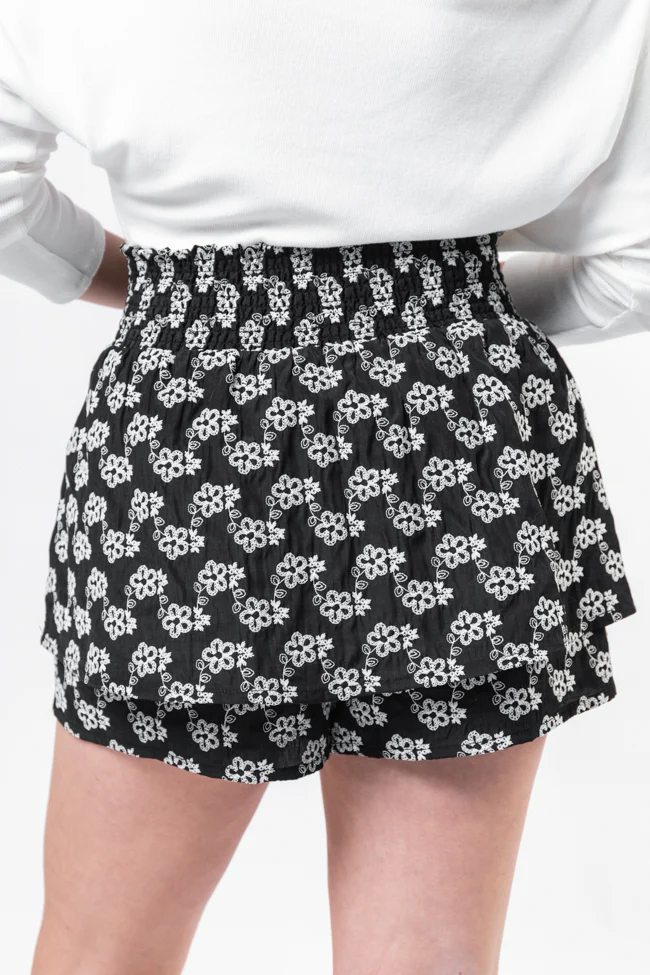 Garden Gathering Black Belted Floral Skort - Terpint