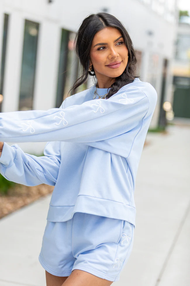 Just Imagine It Light Blue Bow Crewneck Long Sleeve Sweatshirt - Terpint